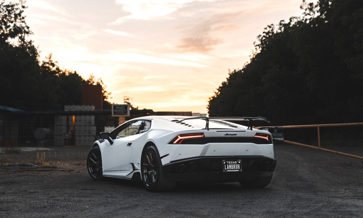 ForgelineWheels's tweet photo. Firing on all ten cylinders. Johnny's #Lamborghini #Huracan #Performante is a top performer on #forgeline #carbonforged #CF201! https://t.co/Jar2jaOVKe https://t.co/zT3mdehrj4