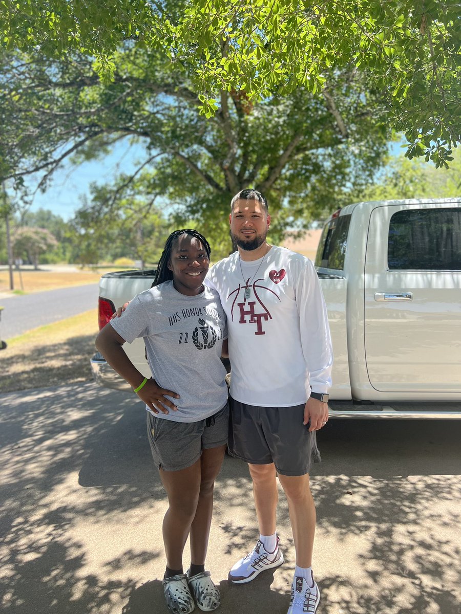 Coach Gonzales tweet media