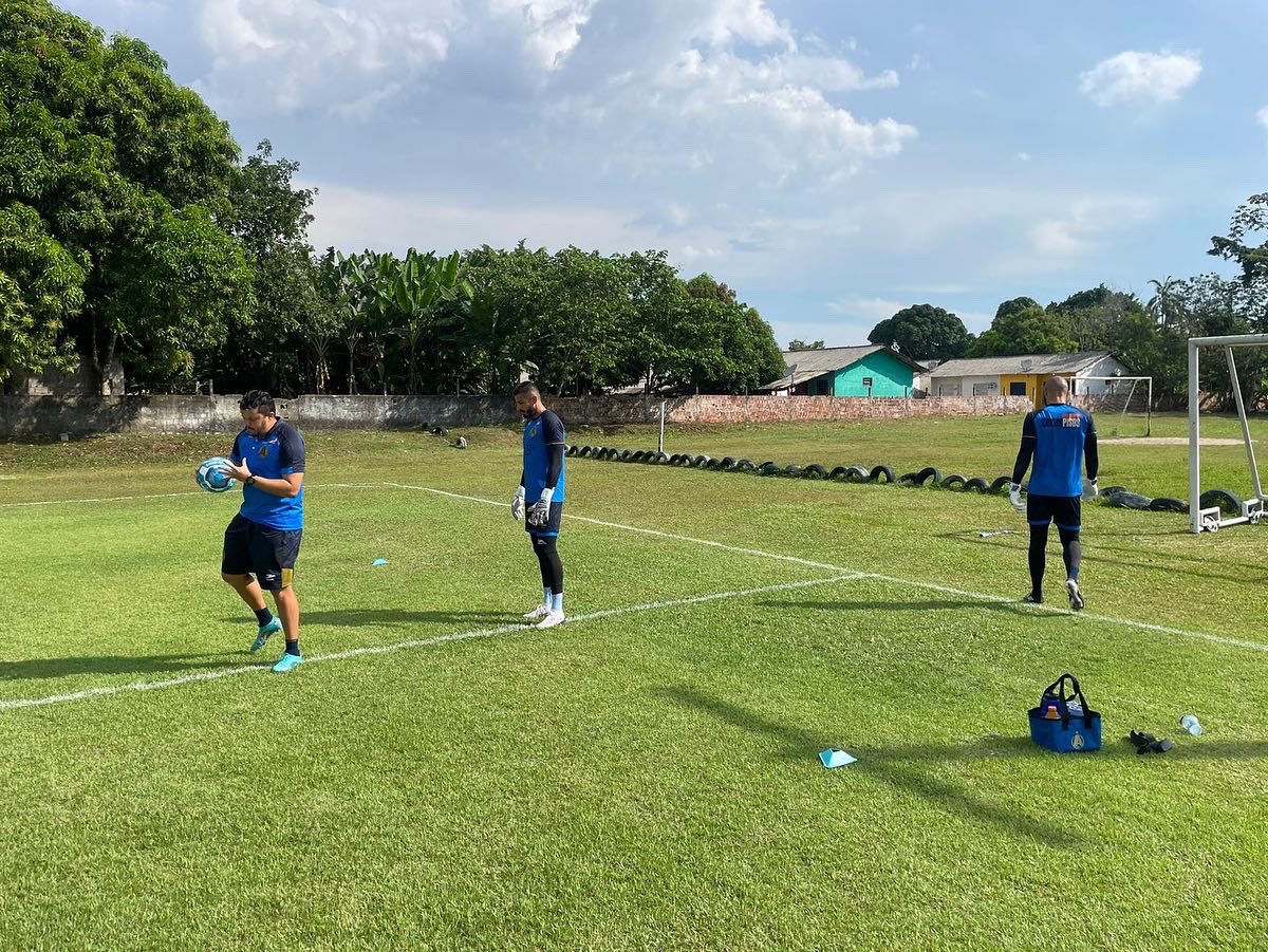 AA_Aparecidense's tweet image. Preparação completa em terras amazonenses! ⚽🌴 

Tudo pronto para o grande jogo de amanhã! 💪🏟️ 

Vamos em busca dos nossos objetivos 🚀🔵⚪️

#Aparecidense #FocoTotal