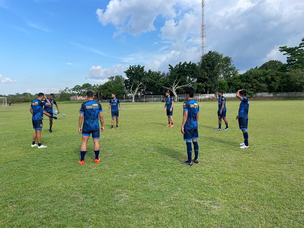AA_Aparecidense's tweet image. Preparação completa em terras amazonenses! ⚽🌴 

Tudo pronto para o grande jogo de amanhã! 💪🏟️ 

Vamos em busca dos nossos objetivos 🚀🔵⚪️

#Aparecidense #FocoTotal
