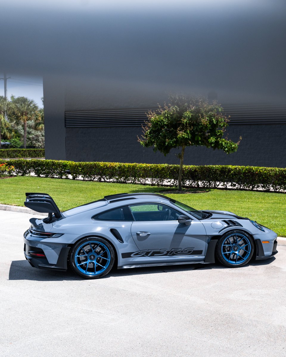 KFLETCH___'s tweet photo. Arctic Grey in the heat of South Florida. Some shots from today with the new GT3RS. Full review soon https://t.co/pn73uv8jIg
