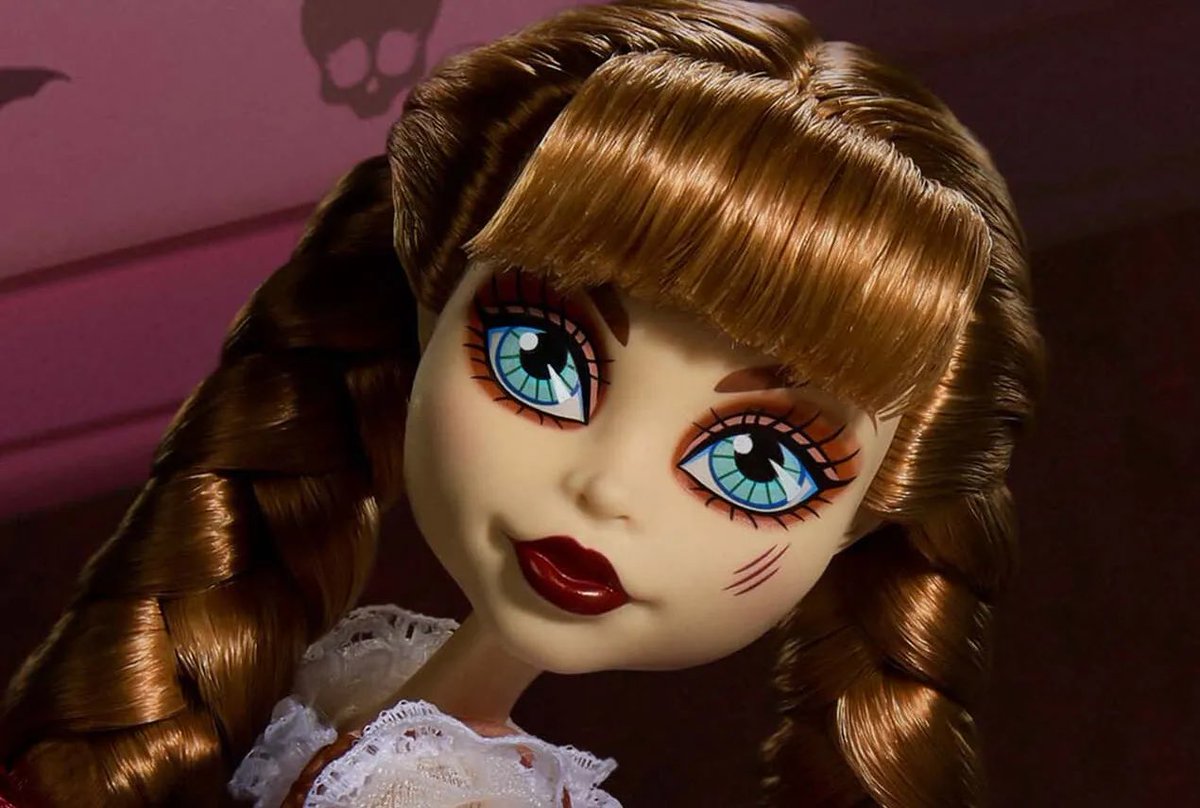 PopBase's tweet photo. Mattel is turning Annabelle into a Monster High doll. https://t.co/b79TxhJyCd