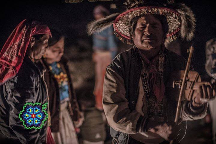 cultura_mx's tweet photo. "Huicholes: Los últimos guardianes del peyote", de estreno por @Canal22

🔸 A través del viaje ritual huichol a Wirikuta, este documental busca concientizar sobre la importancia de defender este territorio de intereses extractivistas.

🔗 https://t.co/pJ5ysNHLdu https://t.co/s1W2zQ4kXP