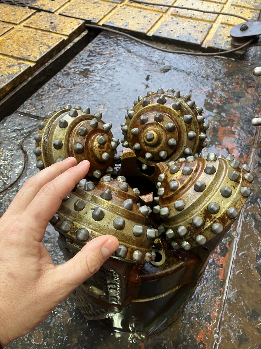 Ross Parnell-Turner (@ross_pt) on Twitter photo Over 59 hrs 40 mins, this drill bit cut through 1039 m of rock, spanning 32 million yrs of geologic time on the way to volcanic basement, 3 km below our ship <a href="/TheJR/">JOIDES Resolution</a>.
Now we need to change the bit for a new one before it wears out, so that we can get more core!
#Exp395 #IODP Over 59 hrs 40 mins, this drill bit cut through 1039 m of rock, spanning 32 million yrs of geologic time on the way to volcanic basement, 3 km below our ship <a href="/TheJR/">JOIDES Resolution</a>.
Now we need to change the bit for a new one before it wears out, so that we can get more core!
#Exp395 #IODP