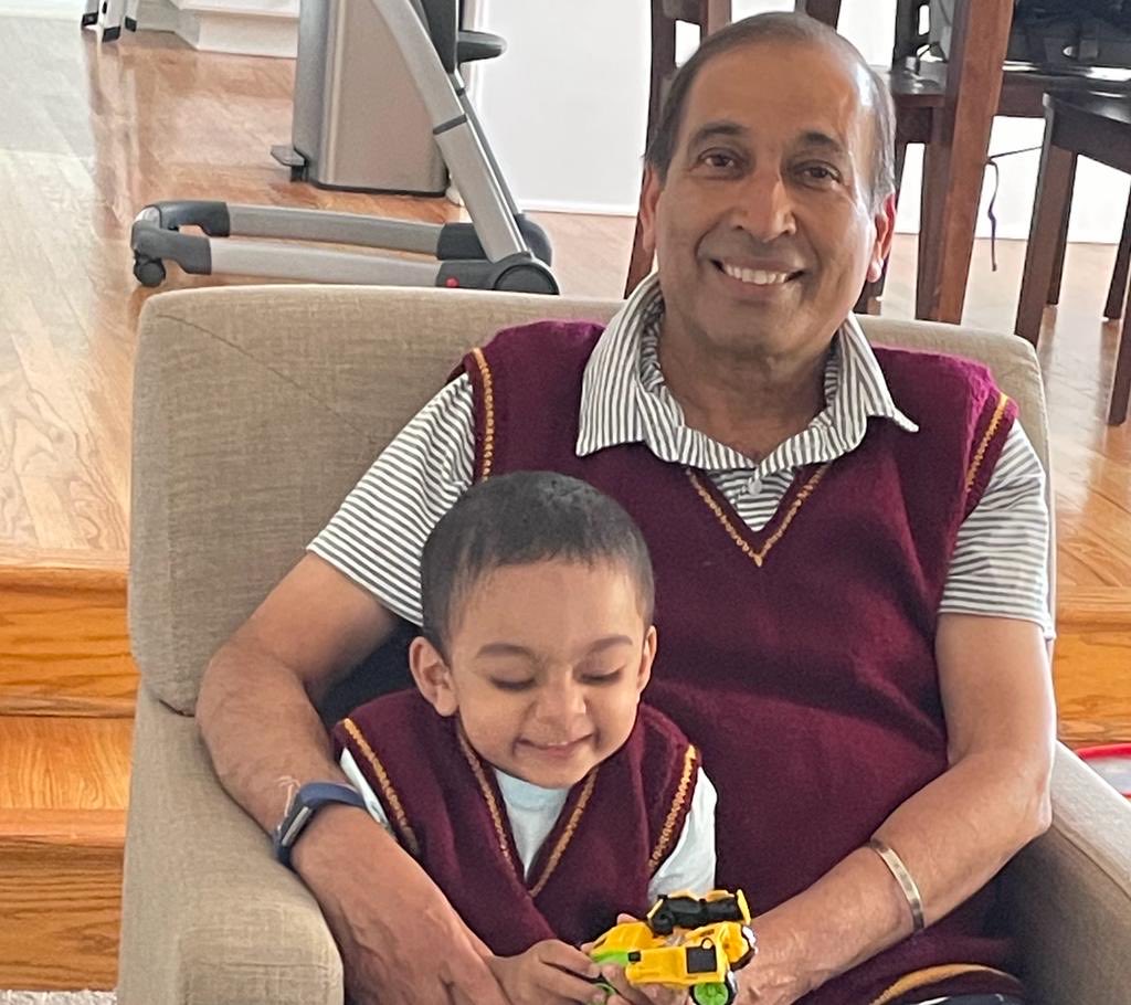 bhushan_gyan's tweet image. Moment of special joy - with my grandson in my #Regimental colour sweater specially knitted by my 90 years old #Mother - Fortunate that she is able to do these favours to us @Mother @grandmother ⁦@grandson⁩ @greatgrandmother #Family #Relationship