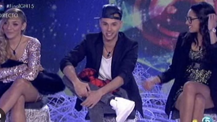 SrtaPickyGH's tweet photo. Aprovechando que vuelve Gran Hermano aquí mi hilo de mejores momentos que hemos vivido con este reality 

Y que probablemente jamás volverá a ocurrir.

1. La trama Paula, Omar, Lucía

No habrá nunca más una noche tan larga y dónde pasará tanto https://t.co/GcPSqZDHzI