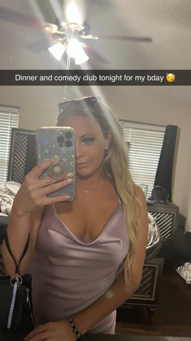 Day 1 of 3 of bday celebrations 😋🥳 https://t.co/vNTz3lmZM8<a href="/tag/dearsantaicanexplain"class="tags"><span>#dearsantaicanexplain</span></a>