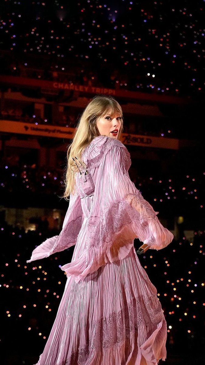 janesreputation's tweet photo. if you went to the eras tour, did you get the surprise song you wished for? https://t.co/RvEI6RGxeF