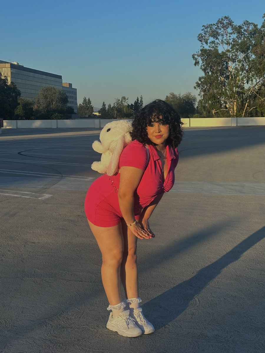 blusheater's tweet photo. More of me!!!!!! #prettyangel https://t.co/fmOFAXm0XM