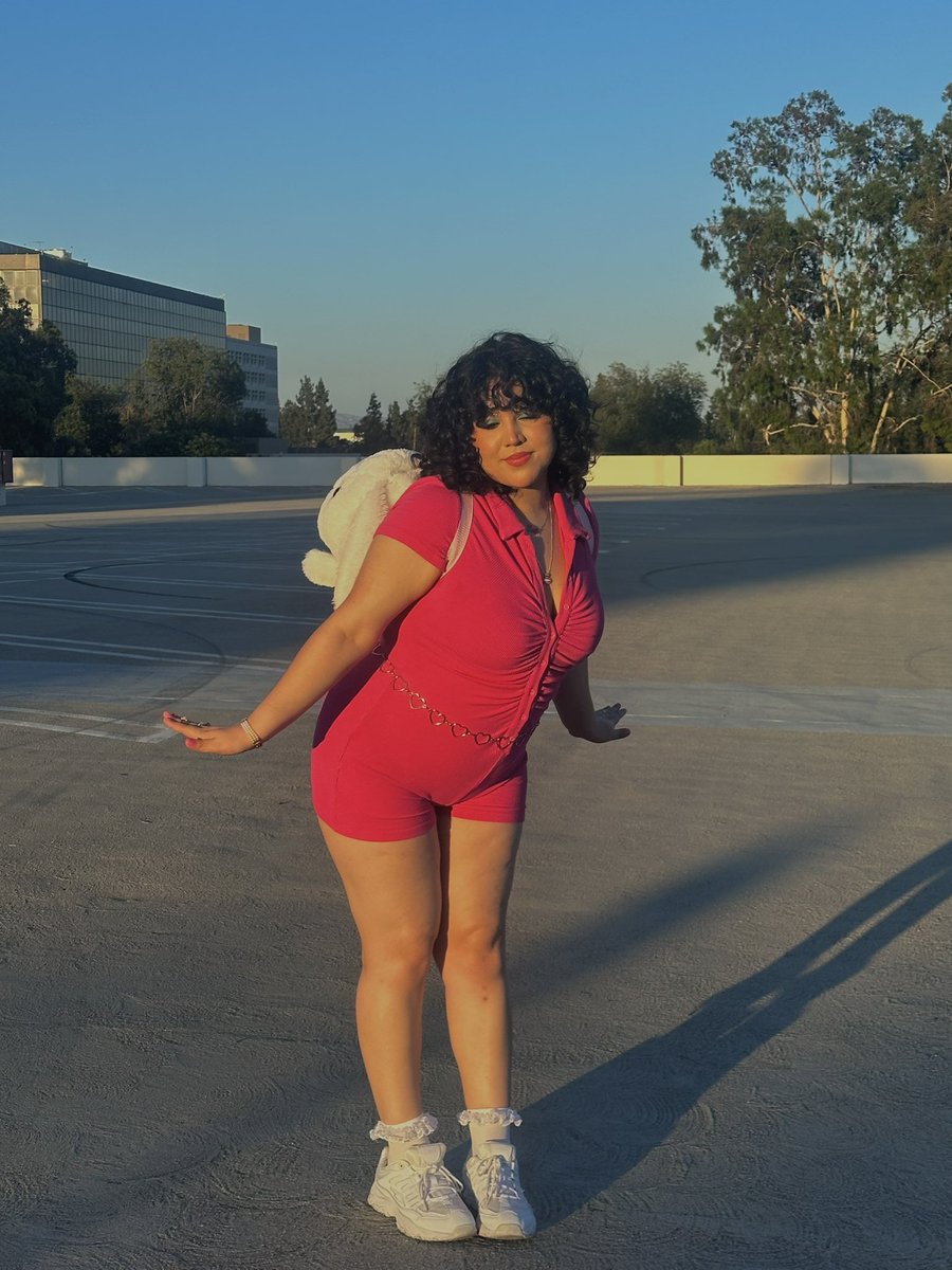 blusheater's tweet photo. More of me!!!!!! #prettyangel https://t.co/fmOFAXm0XM