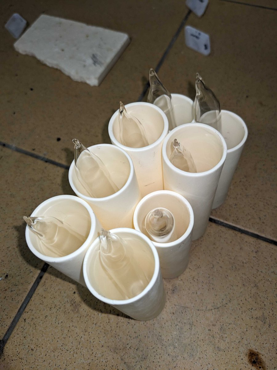 CondMatfyz's tweet image. 2/2 ⏰Stay tuned for updates between 8-9am CET. We welcome your suggestions for the optimal cooling rate - let&apos;s collaborate on this thrilling journey! 🤝🚀 #ResearchDedication #ScienceUpdate #CollaborativeScience