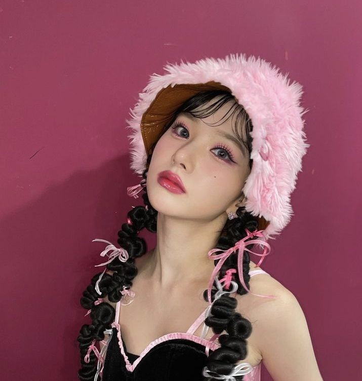 𝐇oy se festeja a lo grande porque es el tan esperado #𝔩olaᡴꪫ𝑑e𝖇ūt y existen más de #𝟸𝟾·𝚛𝒆a𝖘ø𝑛s para amarla 'cause i can #f𝕖e𝕝𓊆毒を𓊇p𝑜i𝚜o𝕟 en mi corazón. ¡Te amamos mucho, mi cielito! ᡴꪫ

𝚙𖦹n𝕪o'𝕤  ❀’ 𝕒𝚍𝚟ēn𝕥ur𝕖 𝕥im𝕖.