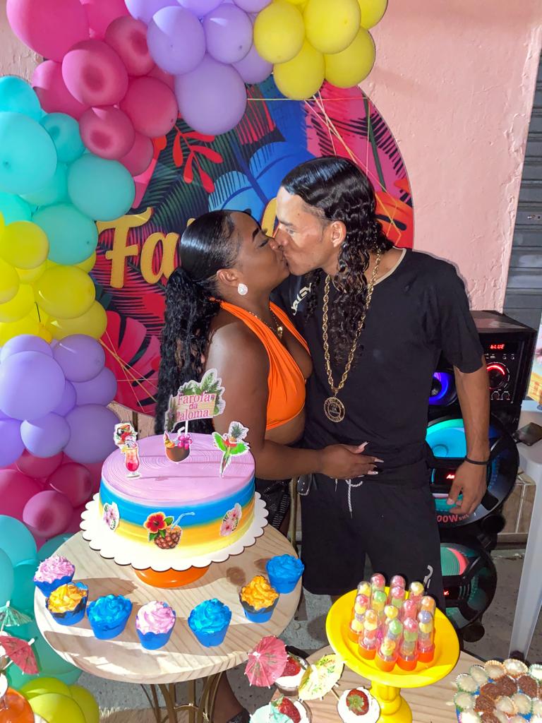 protegida28's tweet photo. Obg  por esses 16 anos juntos, obg p ser o pai foda q vc era, obg p td q fez p mim, obg p ter me deixado nossos 2 lindo presente q tá sendo mnh força. Como vc smp falava só a morte nos separa e assim foi ... nós amamos mt vc e já estamos morrendo de sdds #PsmpNossoBeto 😭😭💔💔 https://t.co/1Mcaa5wwPa