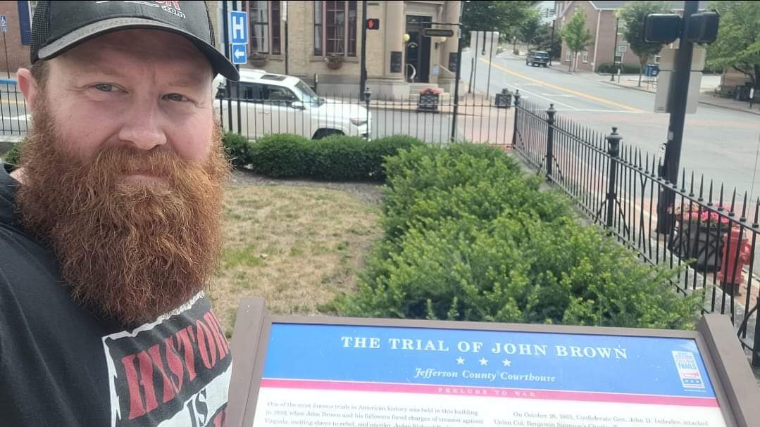 HistoryGoneWild's tweet image. Thank you @CivilWarTrails for the awesome signage in Charles Town, WV. The sight of John Brown's trial, his hanging, and the house where Ulysses S. Grant to enter the #shenandoahvalley plus many others, including two cemeteries. #history #civilwar #WestVirginia #signselfie