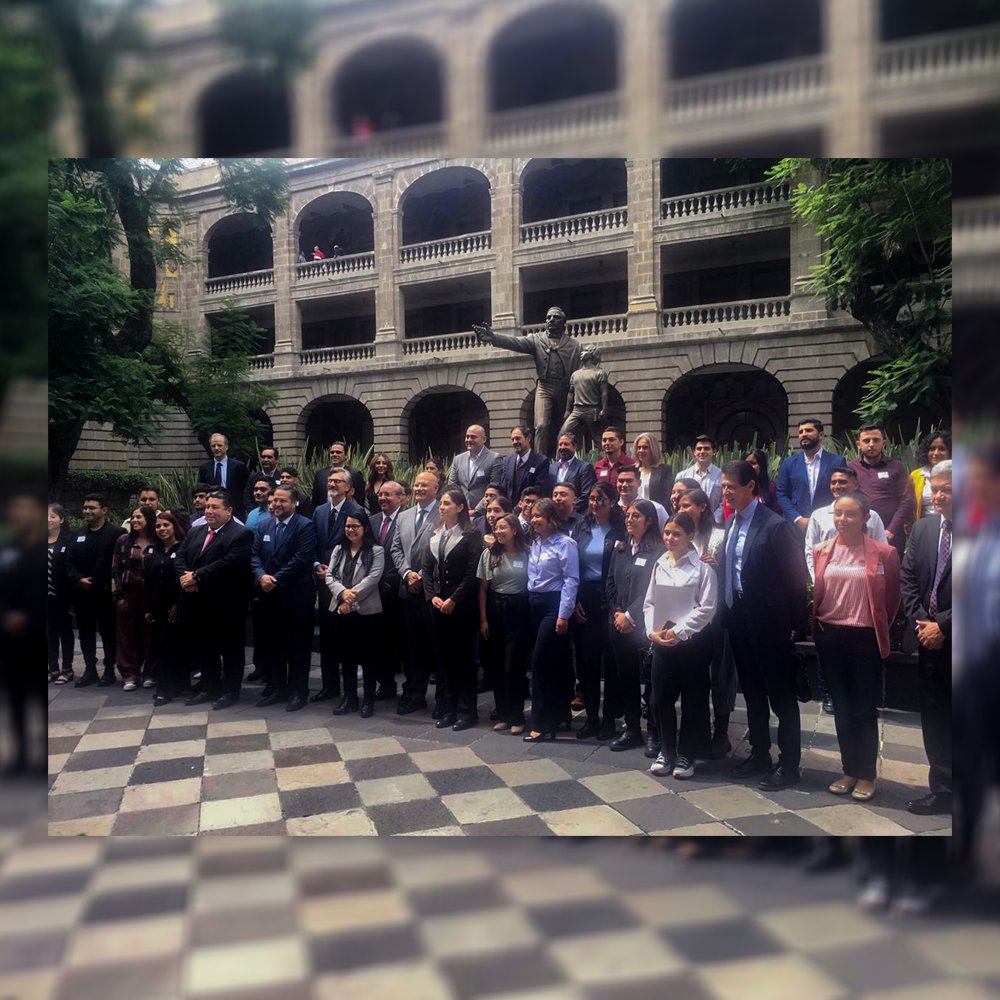 OficialUTP's tweet photo. 🏫 |#MovilidadEstudiantil|🌎
Ceremonia de despedida #Mexprotec 2023-2024 en la Secretaría de Educación Pública Federal de las alumnas Nancy Jaqueline Flores Ramírez perteneciente al T.S.U de Mecatrónica Área Automatización. https://t.co/T7RZkJJ9bW