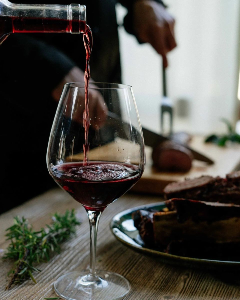 Lewnes' Steakhouse tweet media