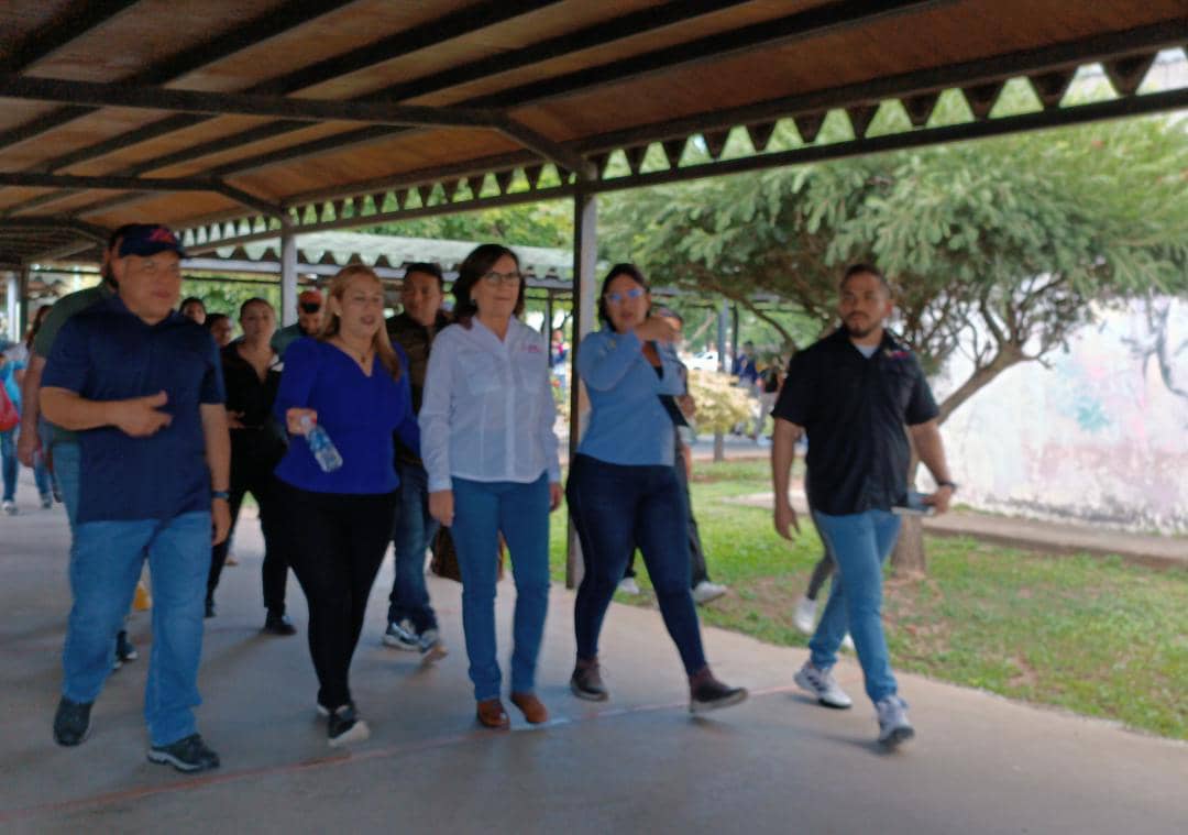 uptlara's tweet photo. #04Agos|| Con alegría le damos la bienvenida a nuestra Casa de Estudios a @jacquelinepsuv presidenta @MisionBella y al Gobernador @AdolfoP_Oficial 

#UptaebActiva 

@NicolasMaduro @mppeduniv @sandraoblitasr @michellyvivas https://t.co/9C6goLDtb1