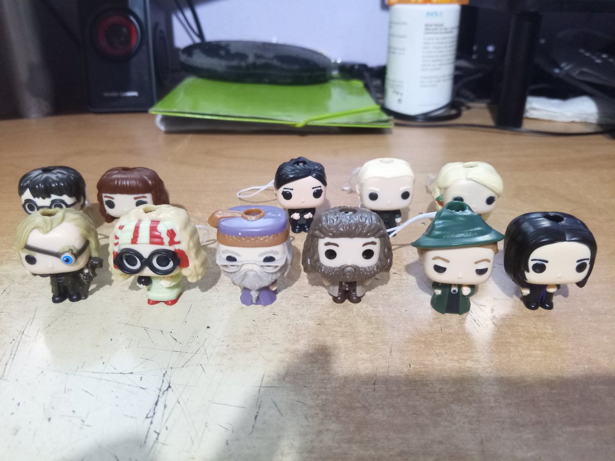Dannides33's tweet photo. Em falta Ron Weasley. 😭 https://t.co/LO3k9OvUTZ