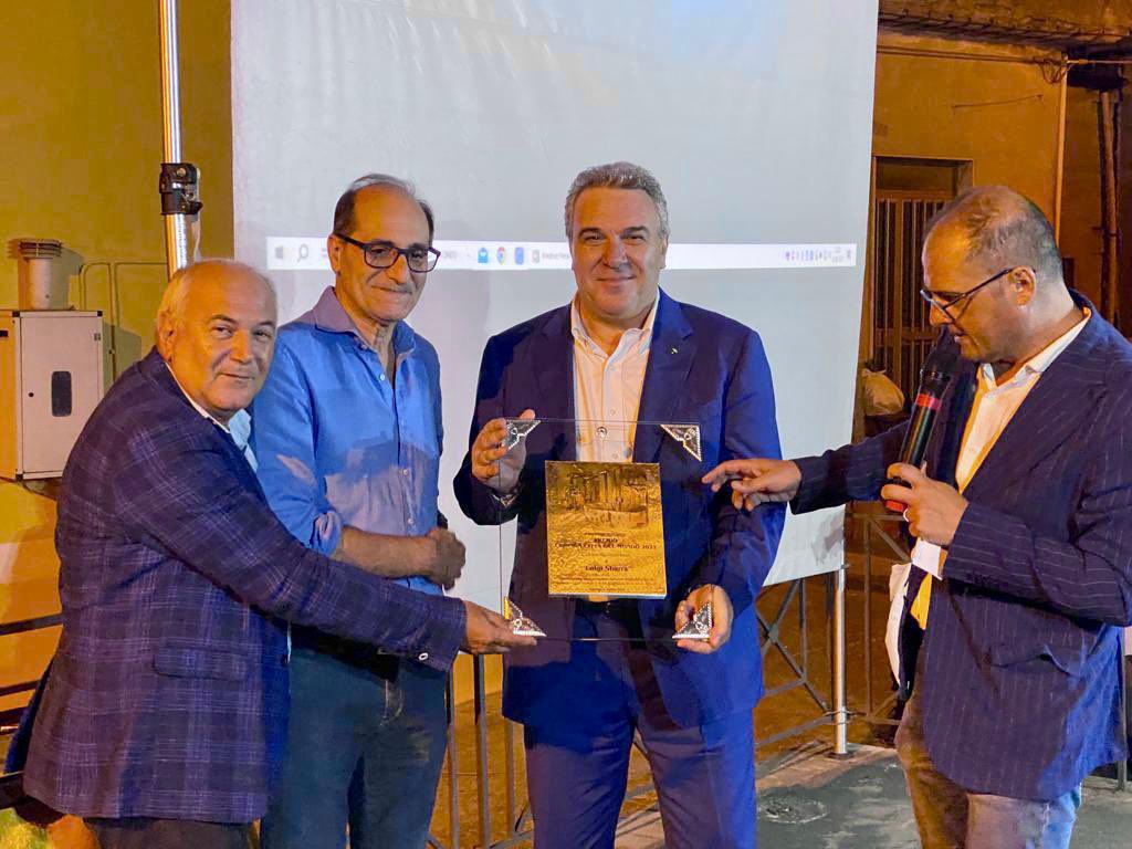 CislNazionale's tweet photo. #LuigiSbarra a Curinga per conferimento premio Città del Mondo 2023. “Grazie a chi promuove cultura meridionalista e dignità del lavoro: remiamo uniti per aprire una stagione di coesione e dare al Sud il ruolo che merita nelle dinamiche di sviluppo nazionali ed euromediterranee" https://t.co/DvjUojDeIX