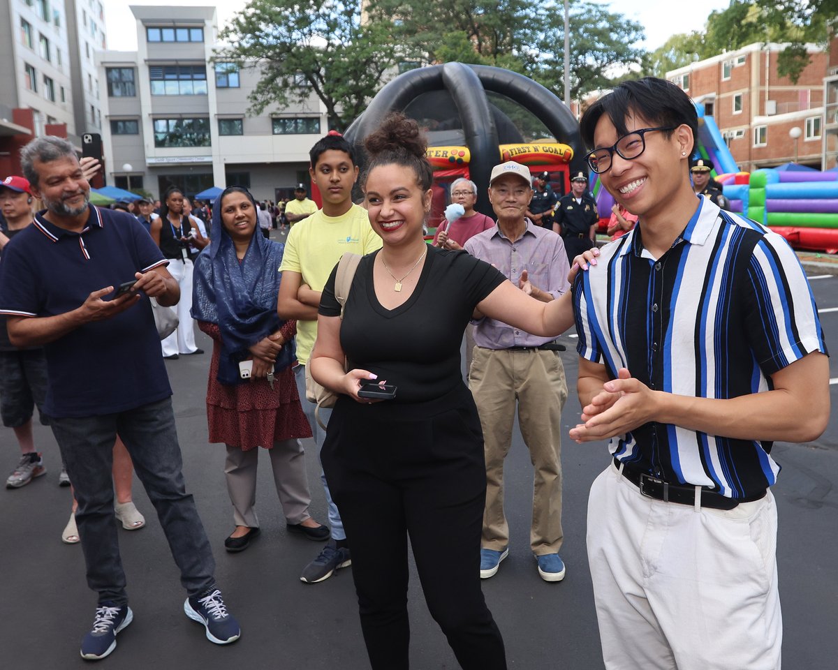 Boston_CEC's tweet image. Week in Review! The Mayor's Office of Neighborhood Services spent time in communities connecting with constituents during National Night Out from North End, Chinatown, to Mattapan. Great seeing everyone! 🤝🏽

💛 @SouthBostonONS @EastBoston_ONS @Roxbury_ONS @ONS_Chinatown