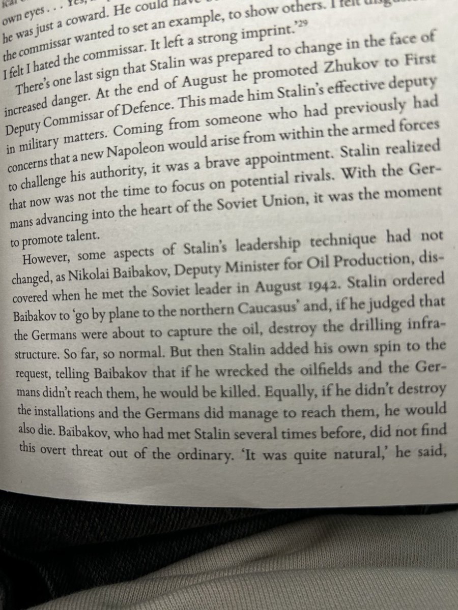 olliwaris's tweet photo. Stalin selvästi osasi motivoida alaisiaan. Öljyministerille ilmeisesti vain päivä muiden joukossa. Lähde: Laurence Rees. Hitler and Stalin: The Tyrants of the Second World War. https://t.co/FSE0Qerzno