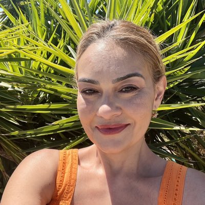 lucianagorayeb_'s tweet image. #NovaFotoDePerfil