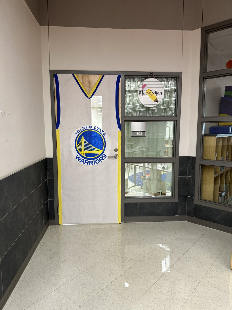 HeatherMSheehan's tweet photo. At West Birdville we are a TEAM! Together Everyone Achieves More! Second grade gets the privilege to represent some of our favorite @NBA teams! @warriors @StephenCurry30 @KlayThompson @Money23Green We would love if you could show our students that you are on their team this year! https://t.co/WgfrfBJq35