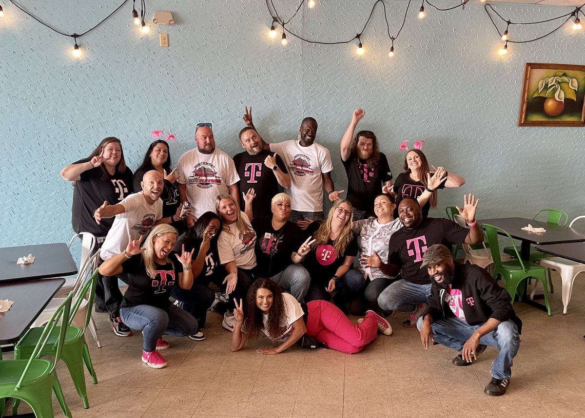 MarielaPerezATL's tweet photo. Chattanooga Express CEC rolled out the red carpet today! Thank you @JonFreier and Irene… for gathering our Care, SMRA, T100, Express teams and taking us on the Total Experience train. 🚂. #Chattswhereitsat #OneTeam https://t.co/VUedEXPEZu
