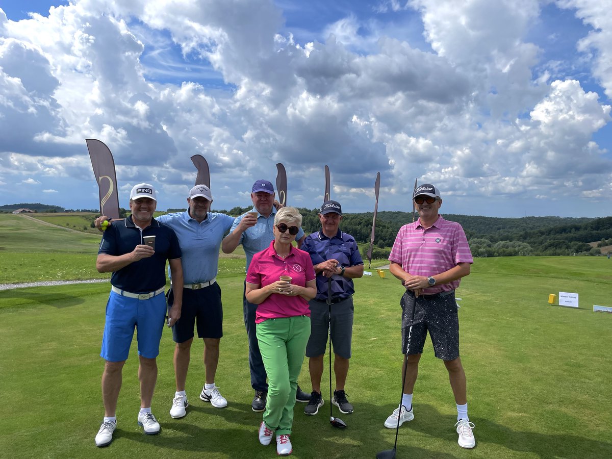 Space_Events_C's tweet photo. ⛳️ Za nami SPACE OPEN KRAKÓW VALLEY 
#SPACEEventsClub wziął udział w niezapomnianej przygodzie podczas #SPACEOPEN⛳️
To był prawdziwy #rajd dla miłośników #golfa !

Jako główny #sponsor, wręczyliśmy fantastyczne #nagrody dla zwycięzców! 🏌️‍♀️⛳️

#Dziękujemy, że mogliśmy być z Wami✨ https://t.co/LfUkjZYVlj