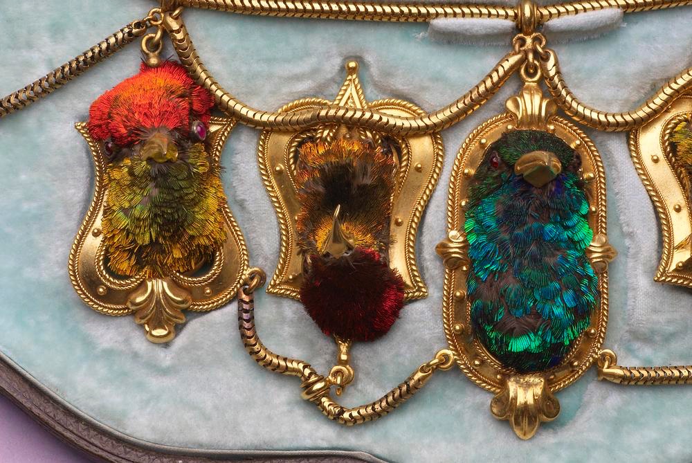ahehealy's tweet photo. This Harry Emanuel necklace (@britishmuseum) showcases how the bodies of birds were aestheticised as part of jewellery in the 1860s and 70s. Emanuel patented his framing and adhesive techniques to transform plumage into “novel [articles] of manufacture.” https://t.co/UsGOJ1OFBE