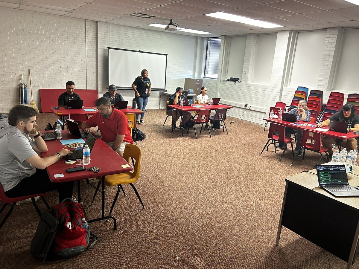 sistatechsavvy's tweet photo. 📚 Elevating Health Education with tech! 🌟 Teachers are igniting passion in students using #Blooket &amp; #Nearpod 🎮💻. Engaging lessons that leave a mark on education &amp; health. Together, we impact, inspire and shape bright futures! 💪🧠 
@TechECISD @ecisdhpe @EctorCountyISD https://t.co/oO6Hamu4q4