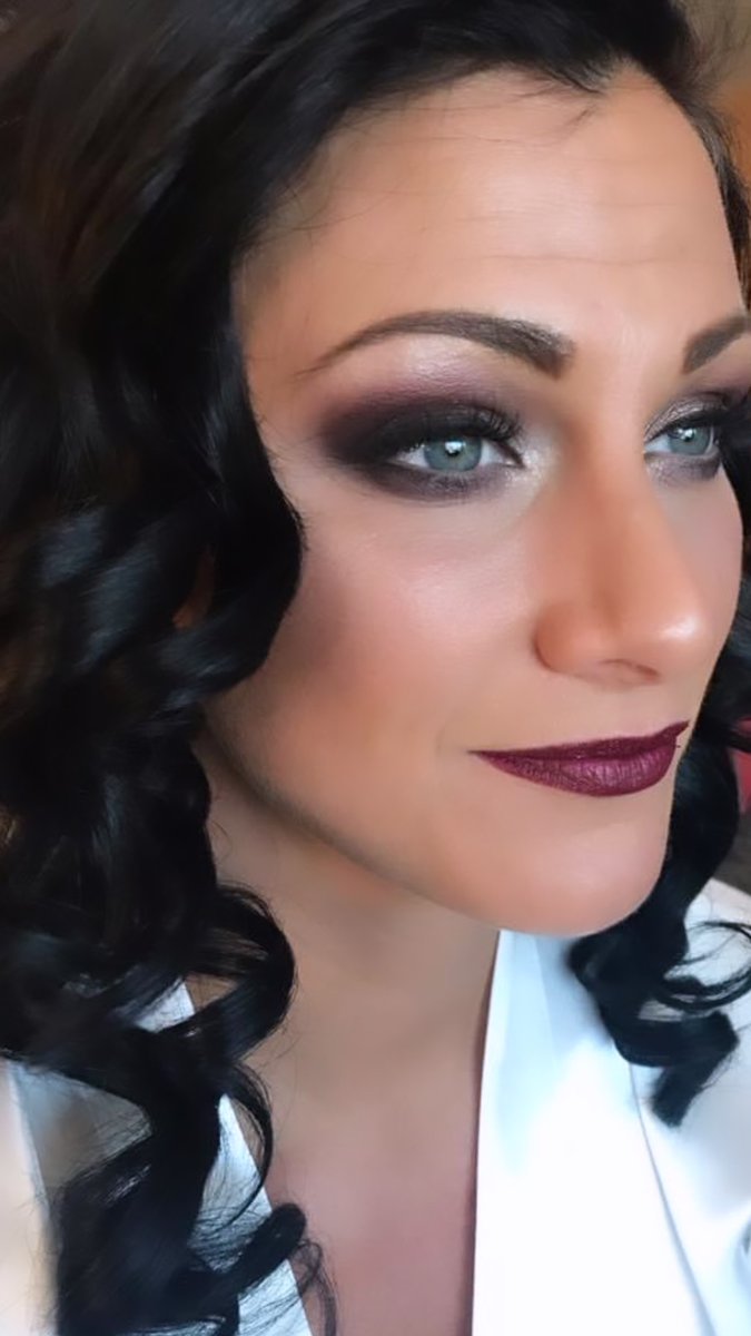 smoothbrideslv's tweet photo. What kind of look are you going for? https://t.co/z1ApHYO6D7
