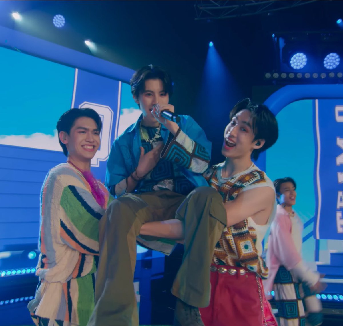 grayyyon's tweet photo. เพลงที่ม่วนมี่สุด / ซีนที่ชอบที่สุด / ภาพที่ประทับใจที่สุด #GROUPQ ทำได้ดีมากๆ ขอบคุณที่มอบความสุขให้นะ ทุกคนเก่งมากจริงๆ จะเป็นโชว์ที่ชอบที่สุดโชว์หนึ่งตลอดไป #789SURVIVALEP10 https://t.co/PjT2Us8Vz7