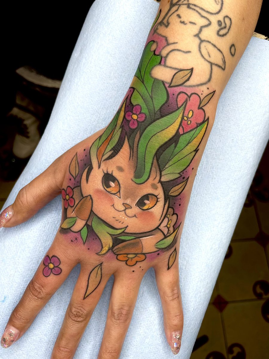 siamesescalante's tweet photo. ¿Te tatuarías el dorso de la 🖐️? 🫢 
Aquí te dejo algunos tatuajes que he hecho. 

#tattooart #tattooartist #tattooideas #kawaii #colorfultattoo #handtattoo #hellox https://t.co/7d4IX2SPDh