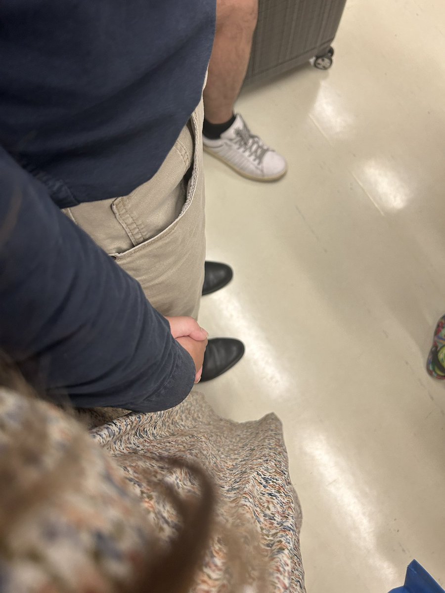 很幸運最近颱風天通勤或外出時都沒遇到什麼風雨
不用狼狽的上下班
-
今日意外的午餐約會
很值得紀念一下
<a href="/mr_pickles_1993/">SEKITA</a>