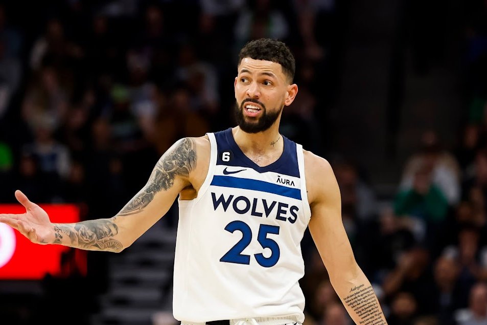 ClutchPoints's tweet photo. Thoughts on Austin Rivers' list of top 10 NBA players of all-time?🤔

1. LeBron James
2. Michael Jordan

Everyone else (in no particular order):
- Kobe Bryant
- Stephen Curry
- Tim Duncan
- Shaquille O'Neal
- Magic Johnson
- Kareem Abdul-Jabbar
- Kevin Durant
- Bill Russell

(via @ringernba)