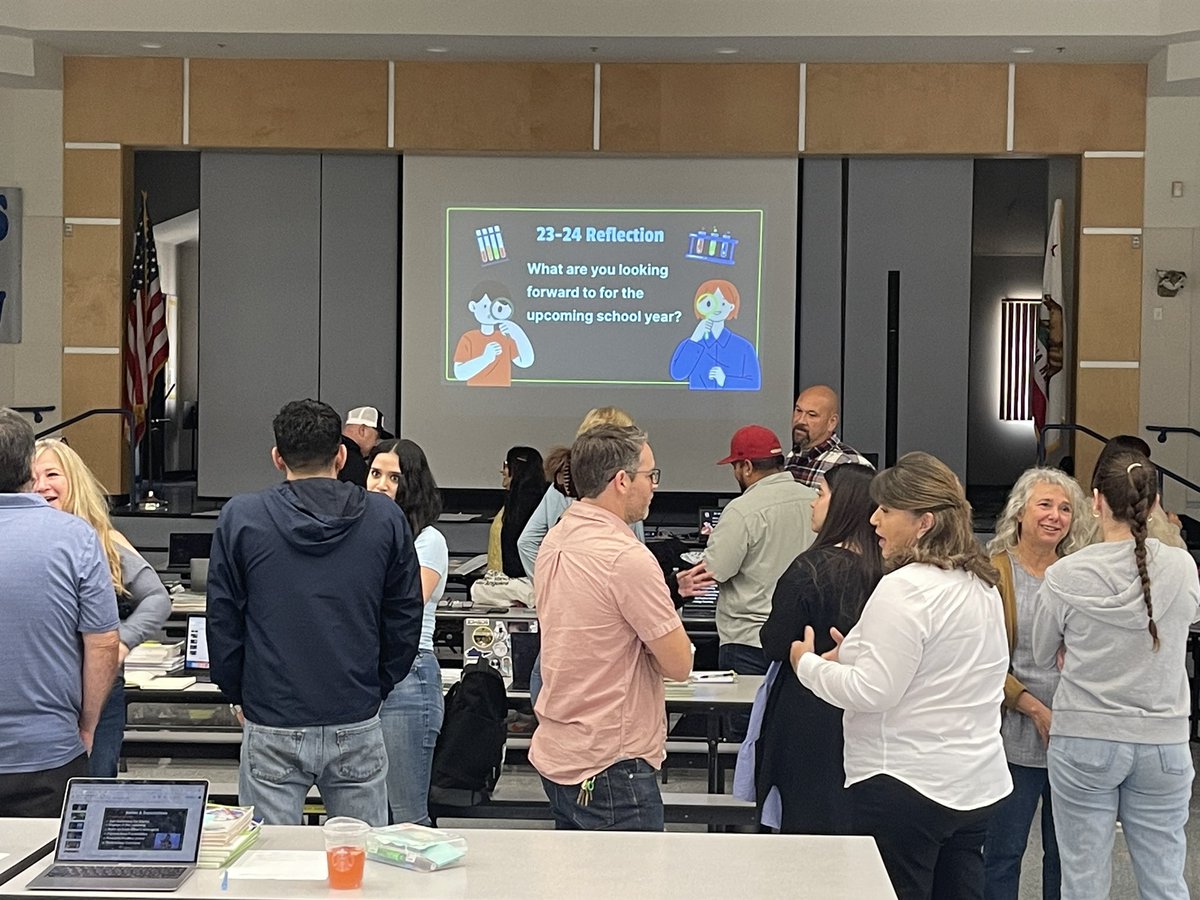 It’s a great start today with our colleagues from various school sites here in the wonderful city of Soledad!! ☀️It’s all about NGSS today and learning together to get our students engaged in Science🧪🔬 Maria, STEAM Coordinador & the dialogue among teachers is amazing!