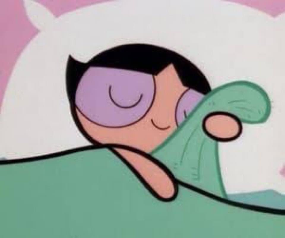 minitadelmate's tweet photo. yo llegando a mi camita despues de un dia estresante, agotador y sin ganas de nada https://t.co/XFUoQU7oW8