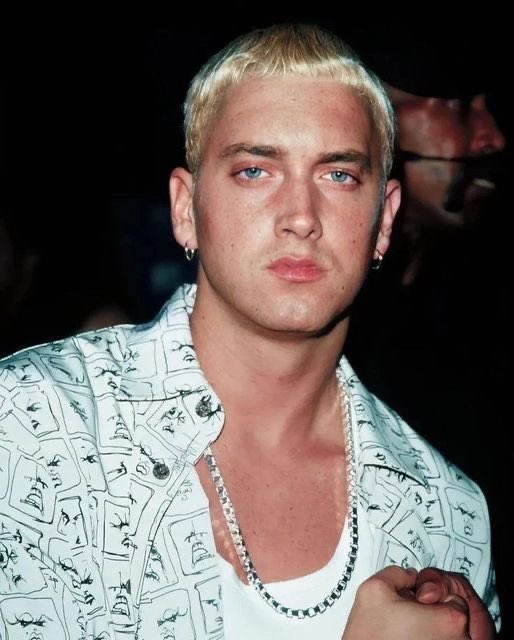 wrld_mag's tweet image. 🗣️ Le message d’Eminem vers la nouvelle génération : 

“La generation Z agit comme des experts du rap, taisez-vous ! 

Vous n’avez pas été sur cette planète assez longtemps pour me dire à quoi le rap devrait ressembler”