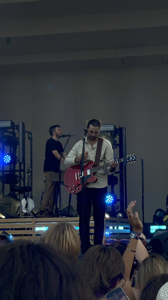 suresherbert's tweet photo. @NoahKahan thank you for performing for us, it was absolutely amazing 🫶 https://t.co/yl9g0hTnqe