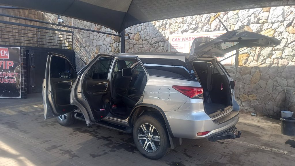 Hopezela's tweet photo. Please be on the lookout, my sister’s car was high jacked today @ Vanderbijlpark, a Silver Toyota Fortuner registration FJ 50 VJ GP https://t.co/dh7MMtJI0z