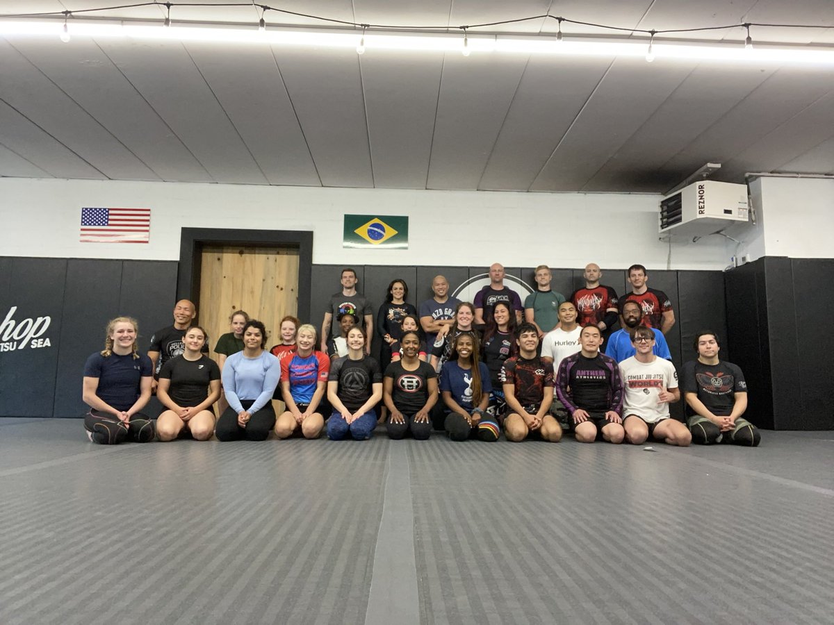 thomasjwang's tweet image. Jiujitsu/wrestling