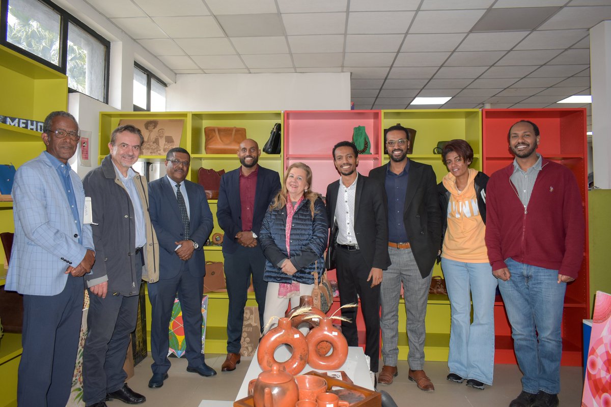 H.E. Nigussu Tilahun visited Creative Hub Ethiopia, highlighting the community's empowerment and innovation efforts, highlighting HUB's commitment to empowering entrepreneurs and young people. <a href="/iceaddis/">iceaddis</a> @UNIDOEthiopia @aicsaddisababa #CreativeHubEthiopia #InspiringInnovation