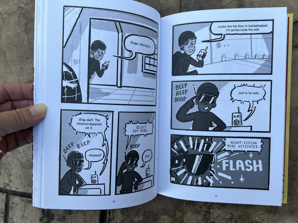 LBookends's tweet image. We *finally* met @wjpumphrey &amp;amp; @jpumphrey this summer at #ALAAC23 and not only did we laugh out loud reading their new book LINK + HUD: HEROES BY A HAIR, but today we were able to add book #2 (SHARKS &amp;amp; MINNOWS) to our pre-order list!

This series will fly off our library shelves!