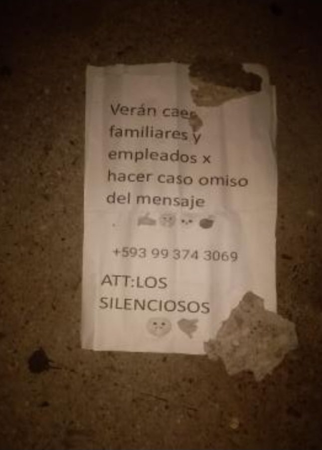 sucrenoticiasec's tweet photo. En una farmacia ubicada en la cooperativa Luz de América, en la #IslaTrinitaria, #Guayaquil, sujetos hicieron explotar una bomba. El hecho se habría producido por las denominadas 'vacunas'.

#SucreEnLaNoticia https://t.co/MaR9cmuvE4