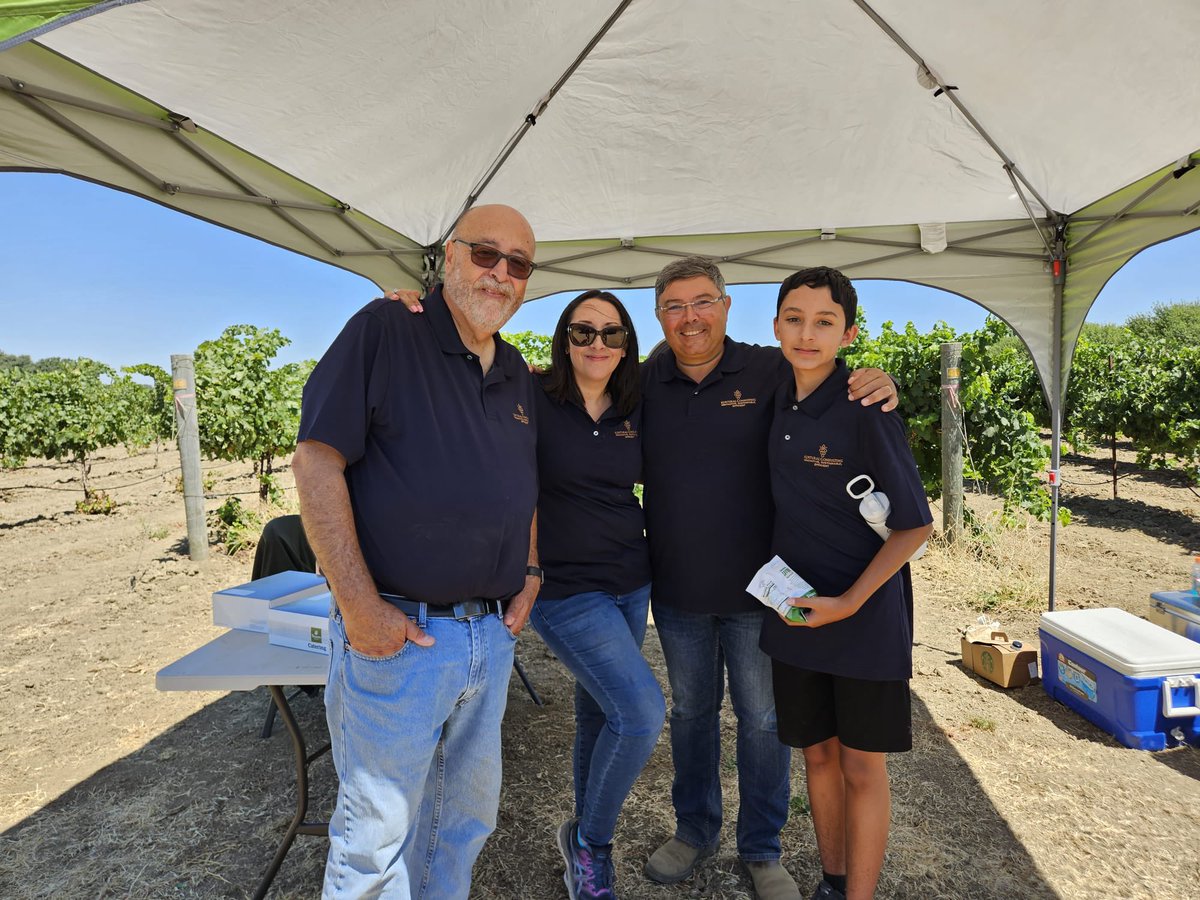 We hosted PCAs and viticulturists from Wilbur-Ellis Co. <a href="/OptiHarvest/">Opti-Harvest</a> and Syngenta for Central California Grape Day in Davis. Good attendance and lots of information on #powderymildew #fertilizers #climatechange  and #irrigation