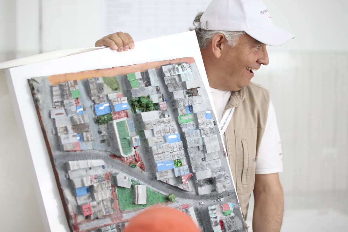 ALCBolivar's tweet photo. Al final de este taller se hizo una maqueta del territorio y un mapa con imágenes aéreas que fue entregado a la comunidad para desarrollar procesos de identificación de problemáticas.

El taller fue dictado por la organización IMMAP. https://t.co/2Uw4bZGBzE