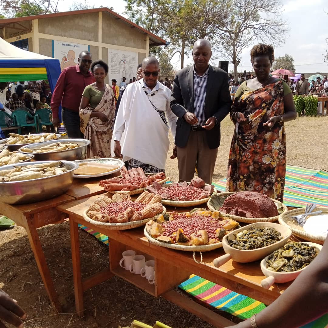 MayangeBugesera's tweet photo. Uyu munsi mu kagari ka #Kagenge ku rwego rw'umurenge 
@MayangeBugesera
 bijihije umunsi w'umuganura waranzwe n'ibiganiro ku byagezweho no kuganura ku mbuto z'ubuhinzi n'ubworozi 
@BugeseraDist
@RwandaEast
 @Minist https://t.co/KqJCISwVy7