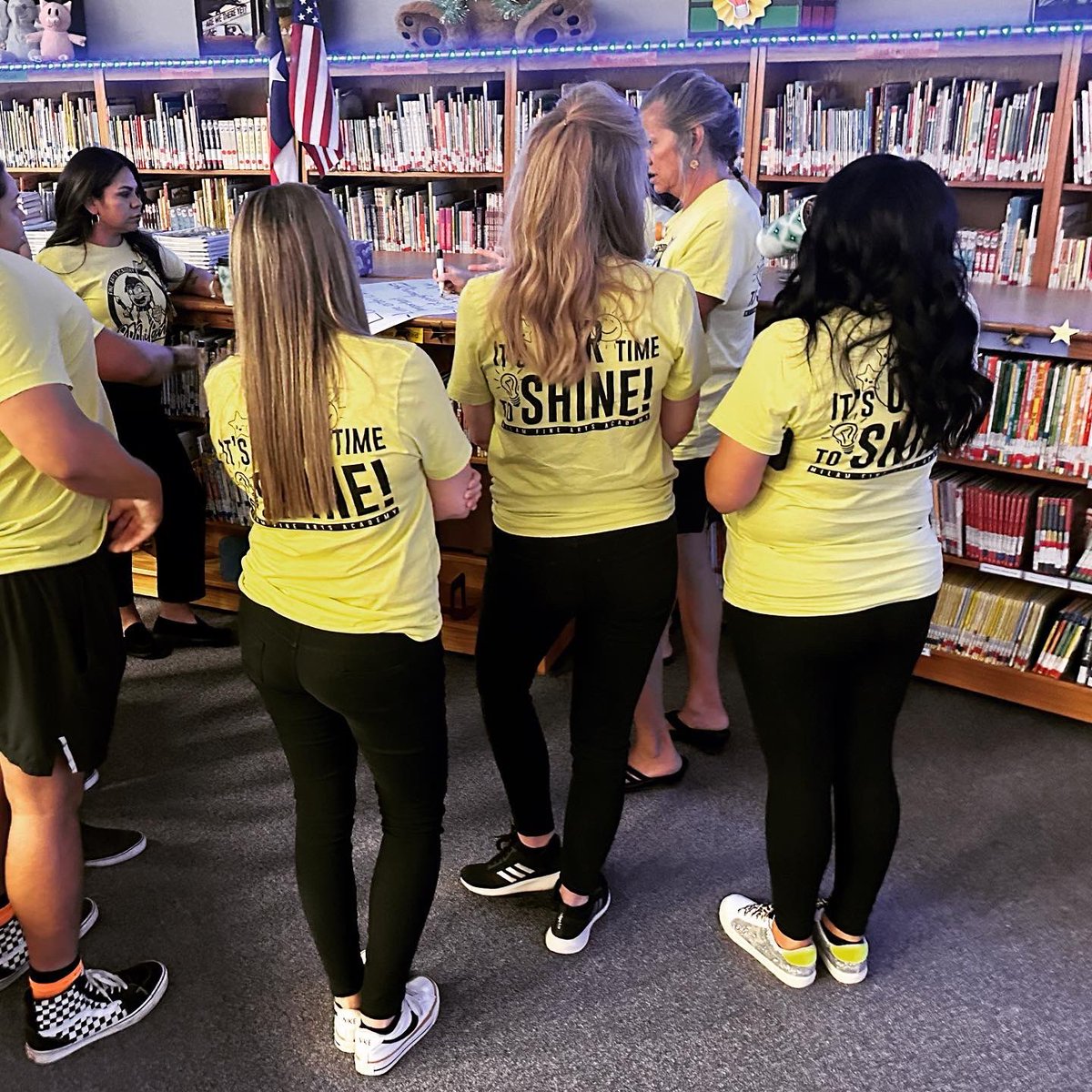 MilamMagnet's tweet photo. We are enjoying our day together and working hard to prepare for the year!! We wish everyone could have a sneak peak of how amazing this Team is and how passionate they are to serve our students and families!! #ItsOURtimetoSHINE #GoTeam #LetsRead #MathMastery 😁⭐️ https://t.co/lzUK77Qsl5