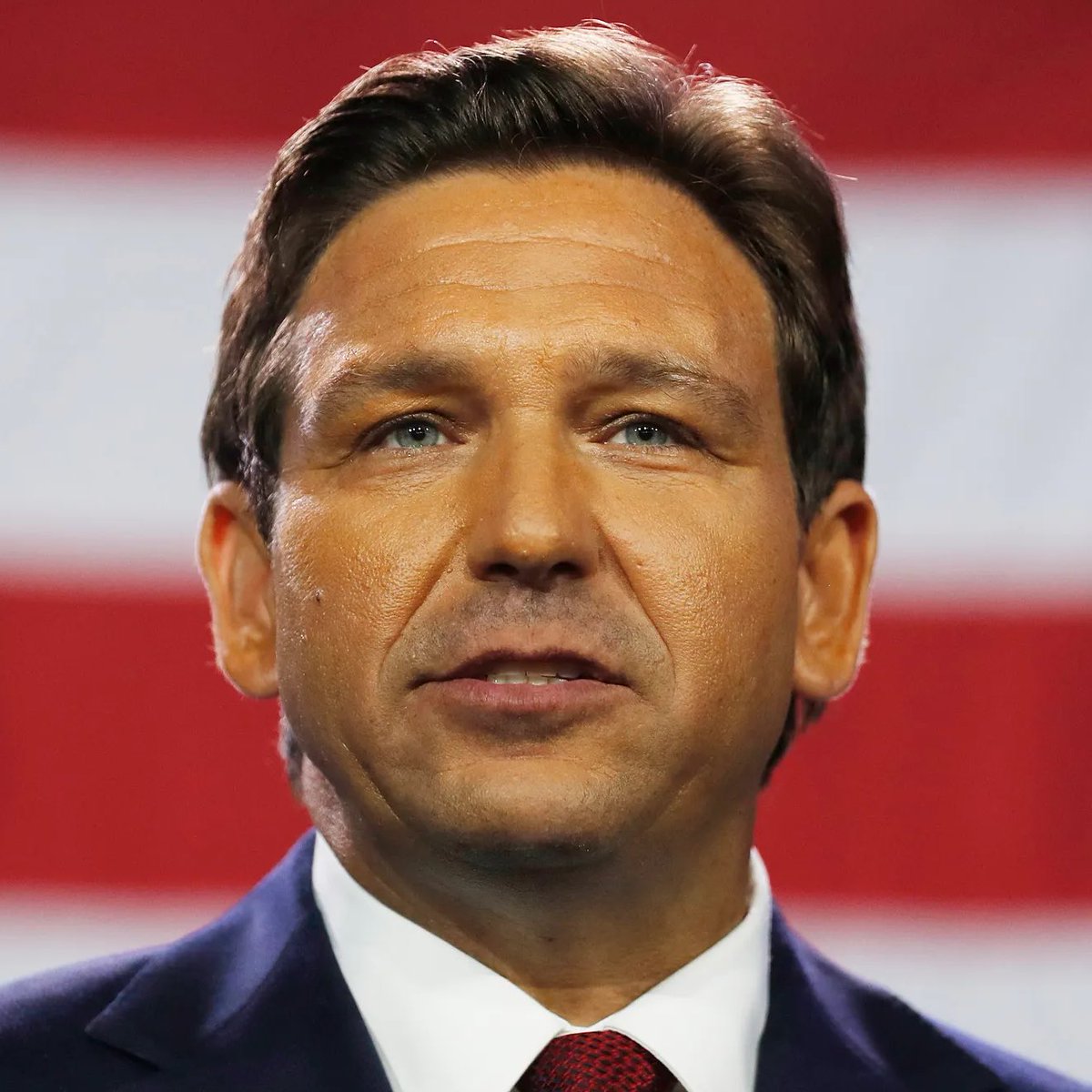 PopCrave's tweet photo. Ron DeSantis’ Board of Education has effectively banned AP Psychology in Florida due to the course’s inclusion of content relating to sexual orientation and gender identity, which is illegal under state law. https://t.co/ayHoqlJJPC